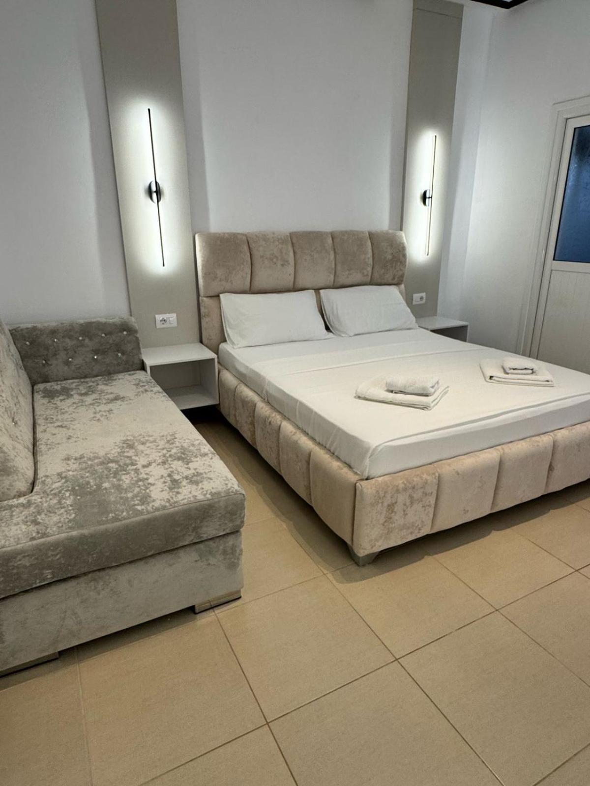 Villa Shehu Ksamil Rom bilde