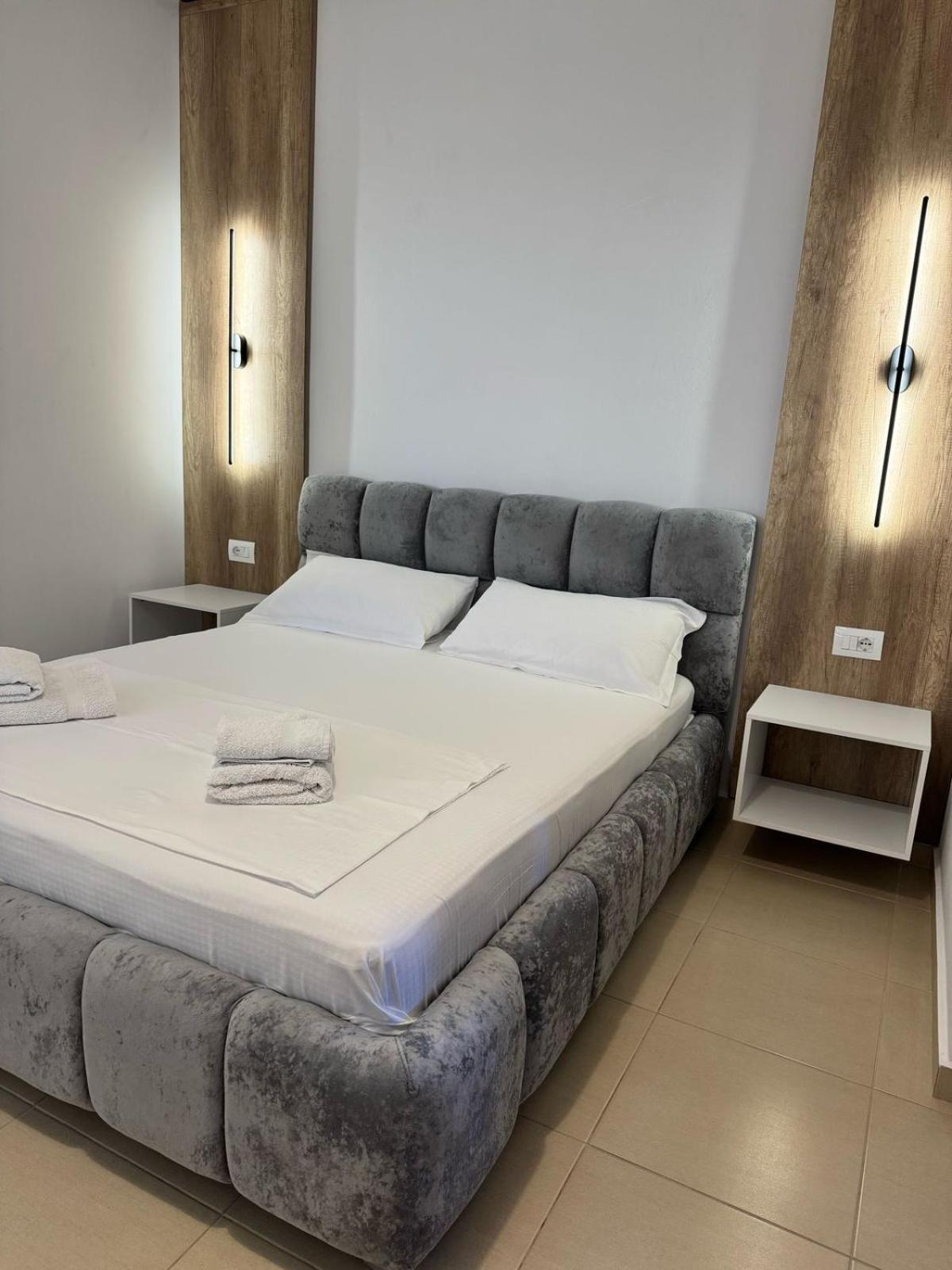 Villa Shehu Ksamil Rom bilde
