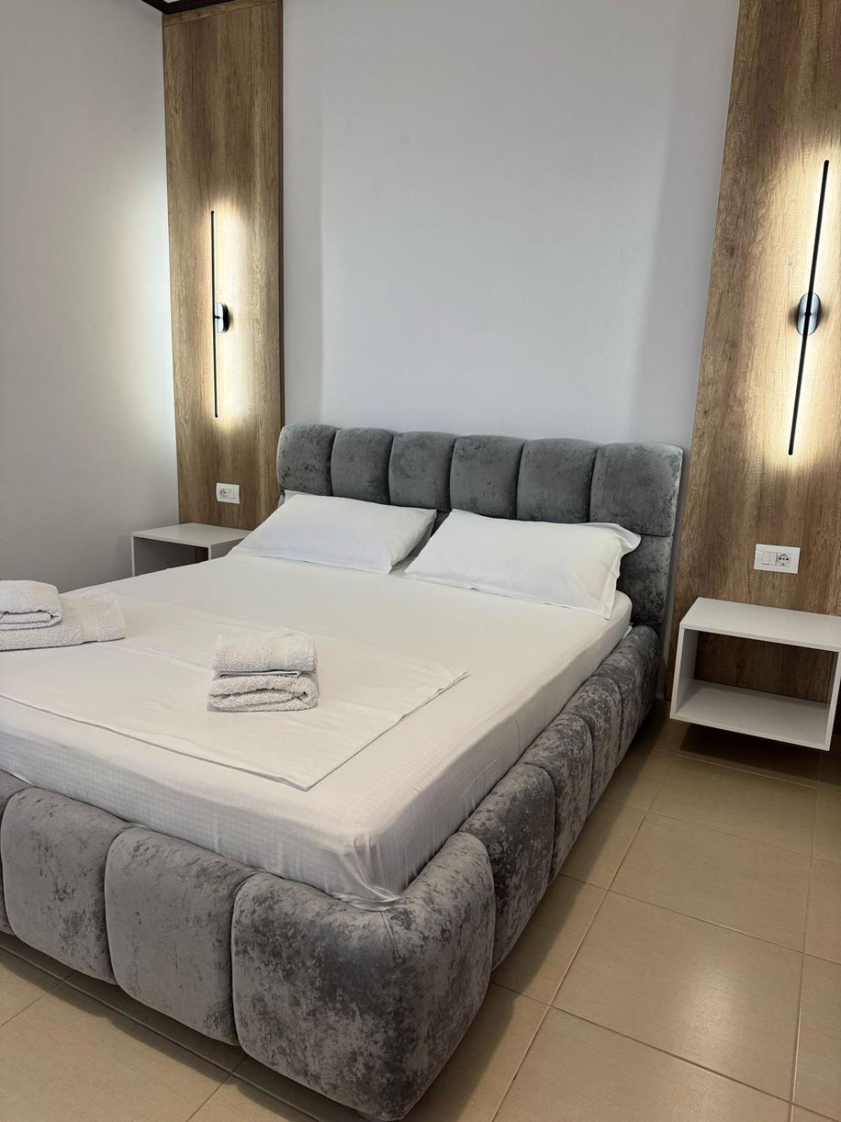 Villa Shehu Ksamil Rom bilde